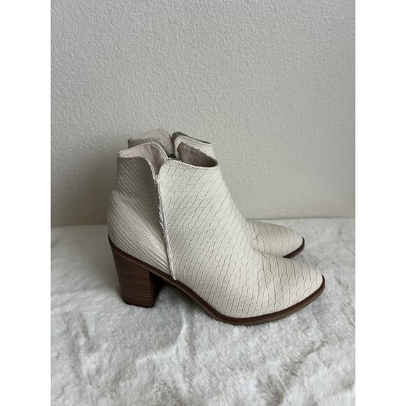 MIA WOMENS Ankle Boots Dusky Size 7.5 Ivory Faux - Picture 3 of 11